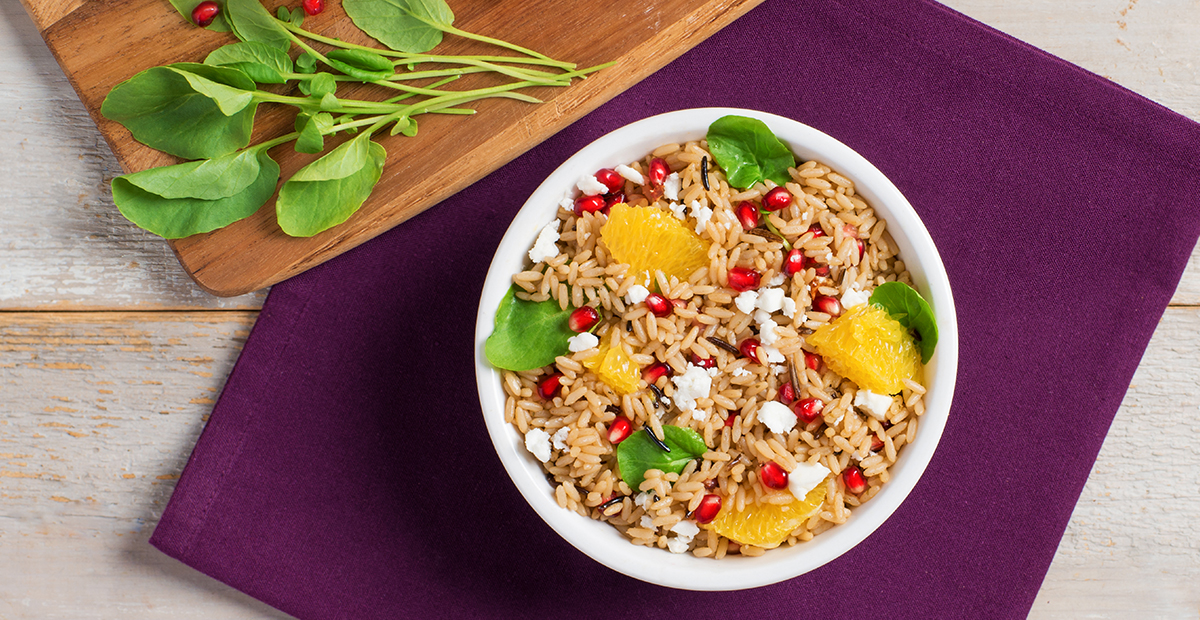 Salade de Riz Sauvage au Fromage Feta, à l’Orange et à la Grenade En 10 Minutes